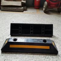 橡膠車(chē)輪定位器，擋車(chē)器